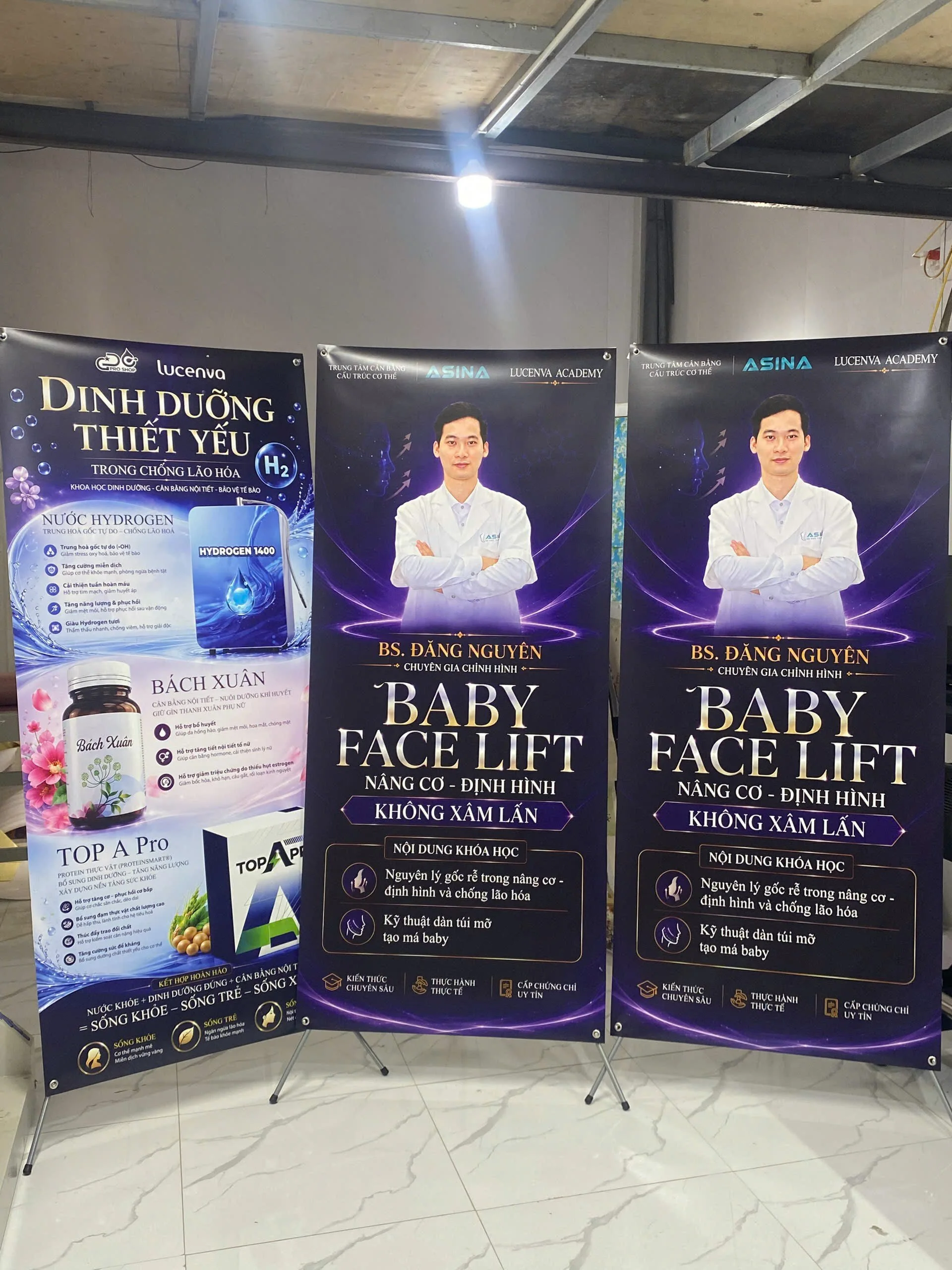 In Standee 11 Standee X Cường Lực
