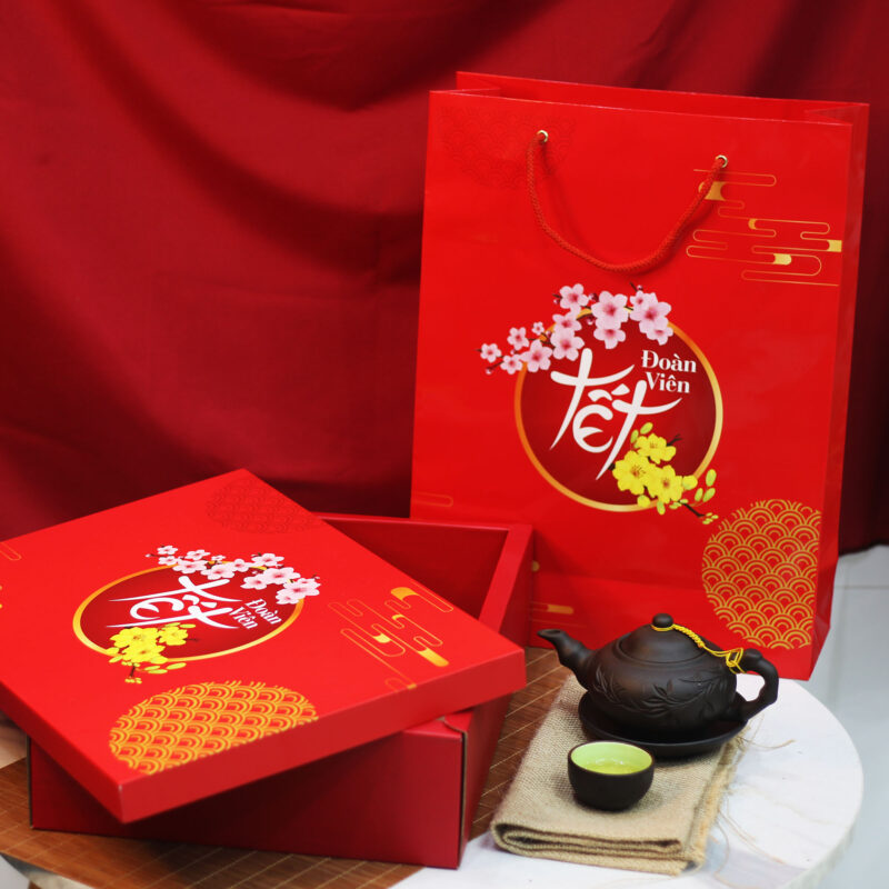 In túi đựng quà tết