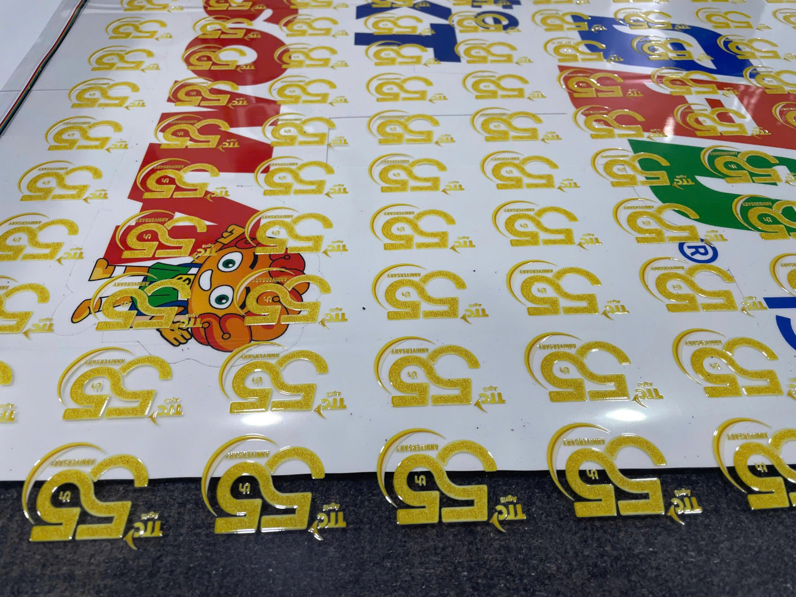 In uv dtf dán quà lưu niệm